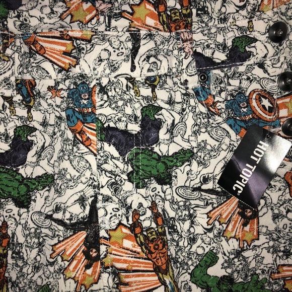Brand New✨Woman’s Marvel Universe Overalls - Picture 4 of 6